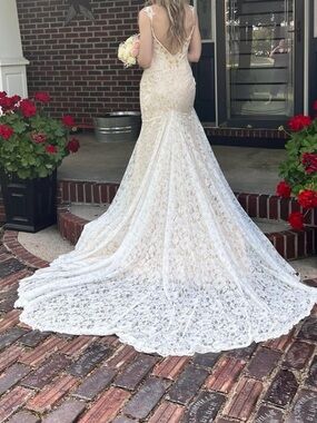 Lace Mermaid Bridal Gown in Ivory
